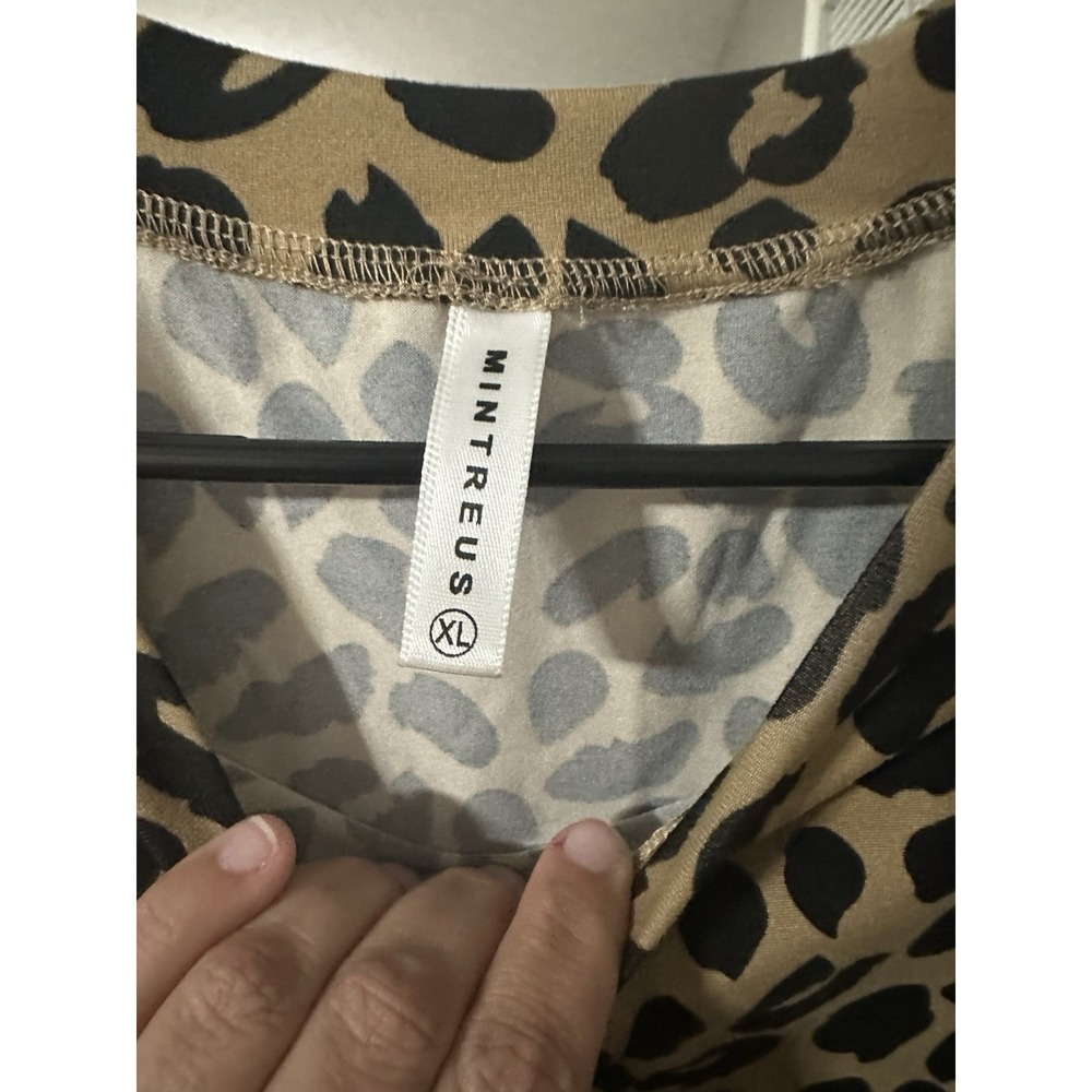 Butter Soft Animal Print Comfy Tee Size Xl Short Sleeve - Picture 2 of 3